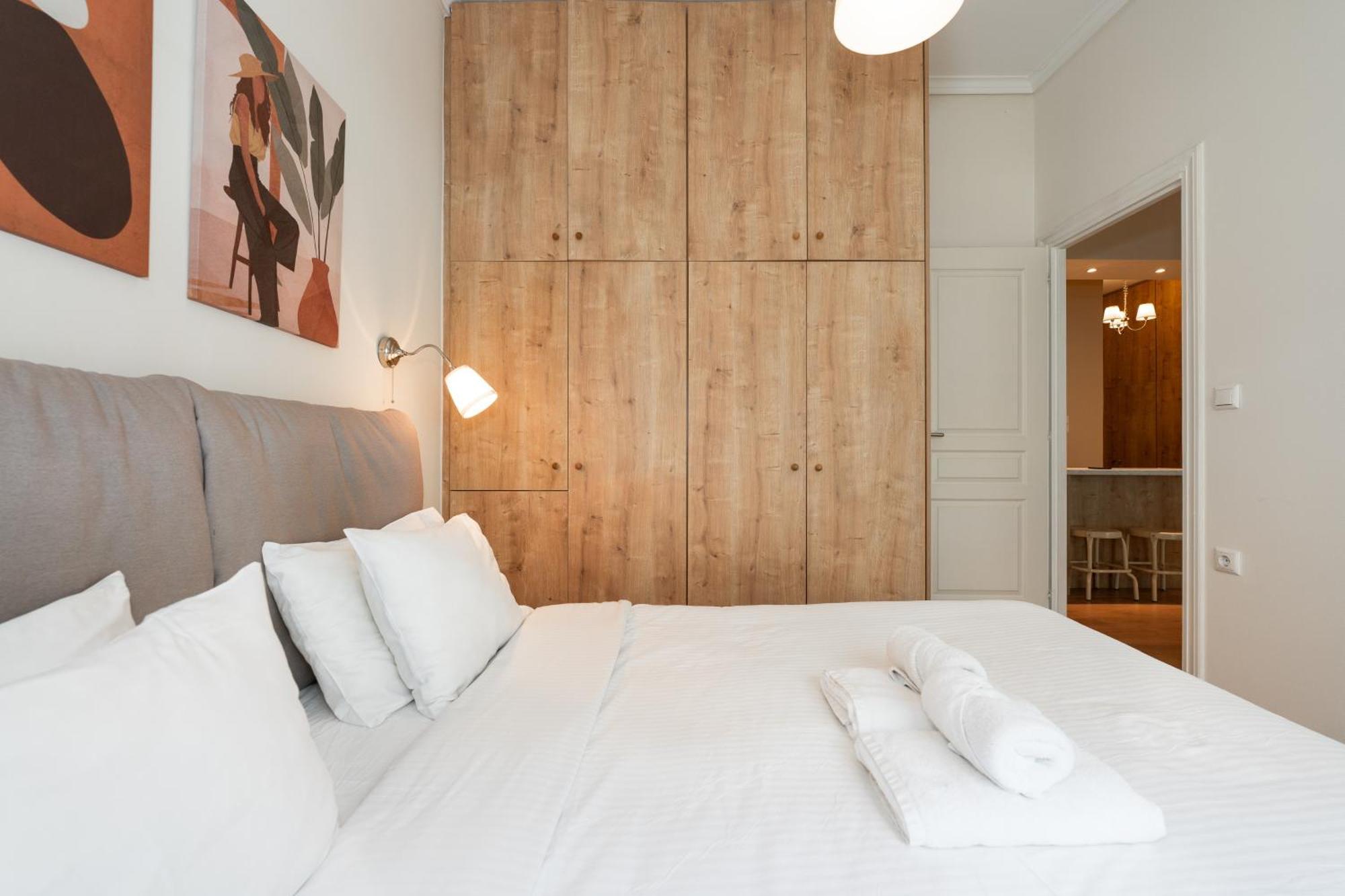 Contemporary Apartment Made Of Wood And Stone. Atene Esterno foto