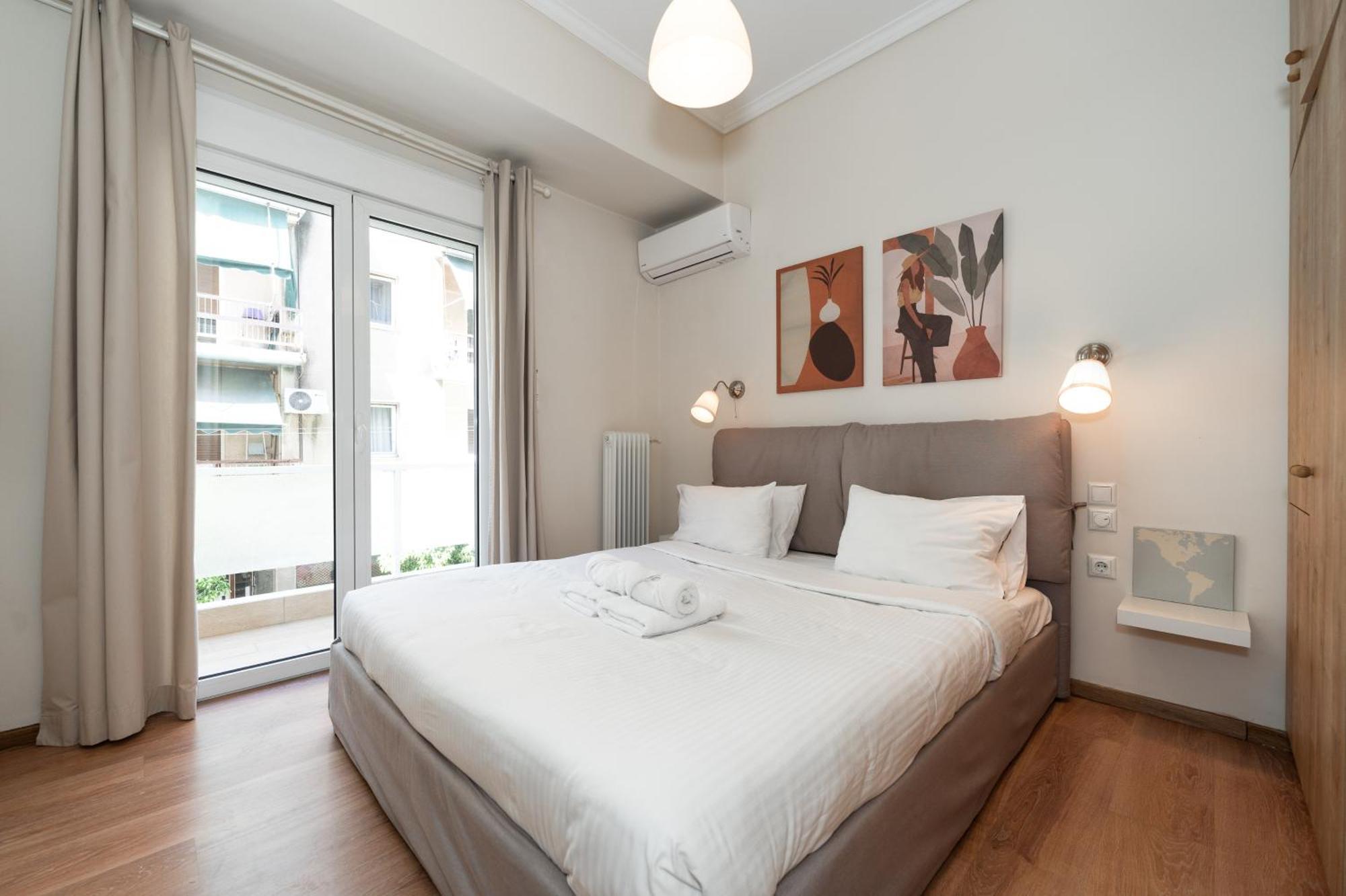 Contemporary Apartment Made Of Wood And Stone. Atene Esterno foto